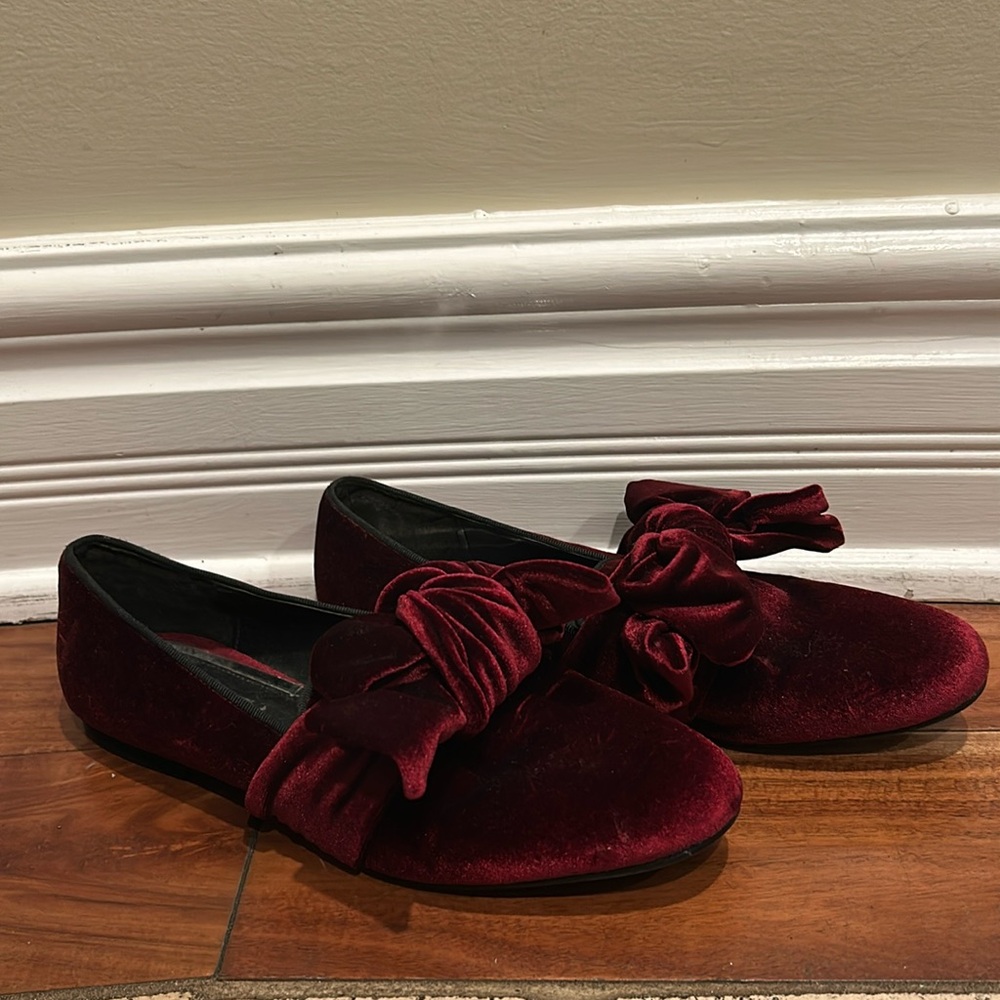 Zara Basic Collection Bow Burgundy Velvet Loafer